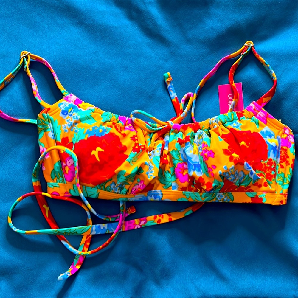 Xhilaration floral bikini top D/DD